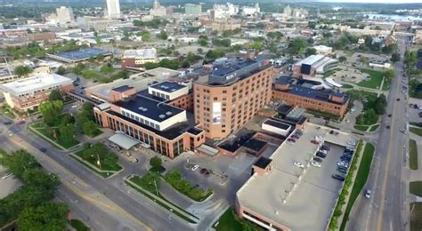 Mercy medical center cedar rapids iowa - Mercy Medical Center 701 10th Street SE Cedar Rapids, IA Ground Level. Park at the North end of the Ground level in the ramp at 8th Avenue & 8th Street. Phone Number: (319) 398-6400. Fax: (319) 221-8496. Hours: Wound and HBO care: 8 a.m. to 4:30 p.m. Monday-Friday. Treatment care: 7 a.m. to 7 p.m. daily